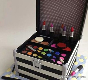 赫麦思烘焙培训班 翻糖蛋糕入门课程