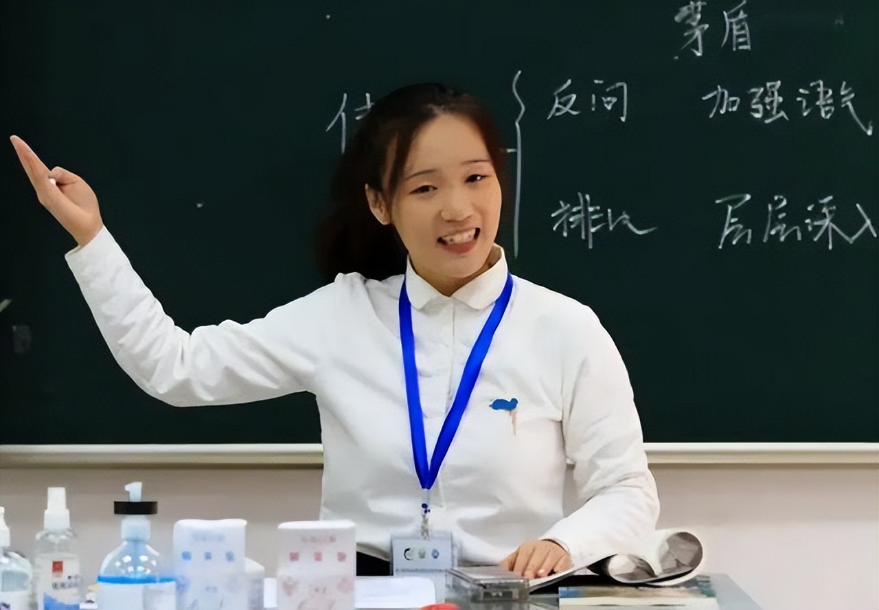 2022高考生有个好消息，报考这类大学不仅免学费，毕业就是铁饭碗