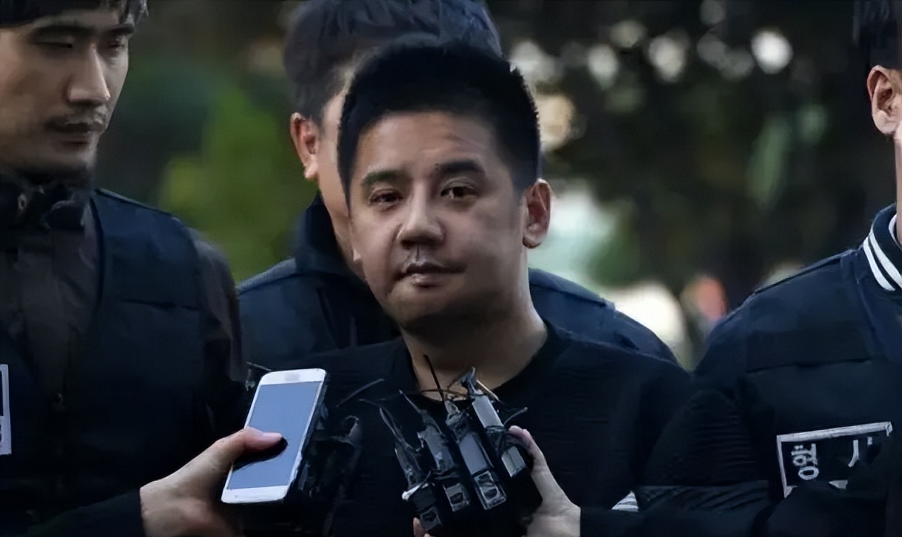 韩国好爸爸虐待少女，残疾女儿竟是帮凶，妻子也曾遭受侵害