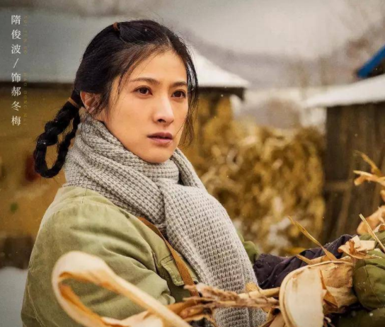 国产剧终于放弃美颜？殷桃素颜有瑕疵、仍美艳，马思纯胖却获好评