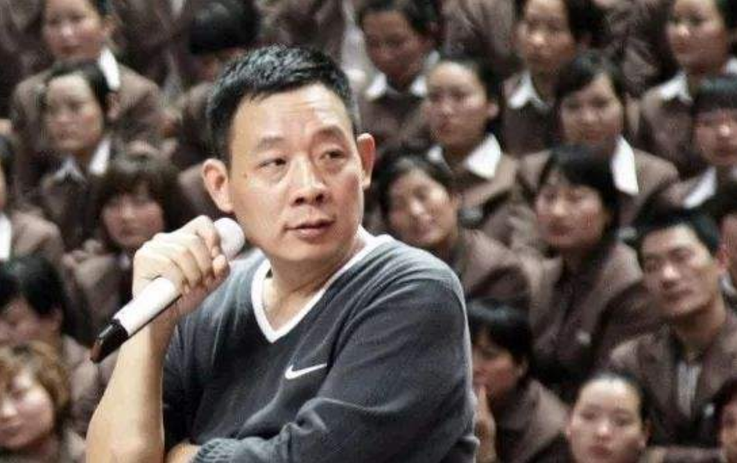 胖东来活该你火！武汉疫情捐款5000万，河南水灾老板亲自参与救援