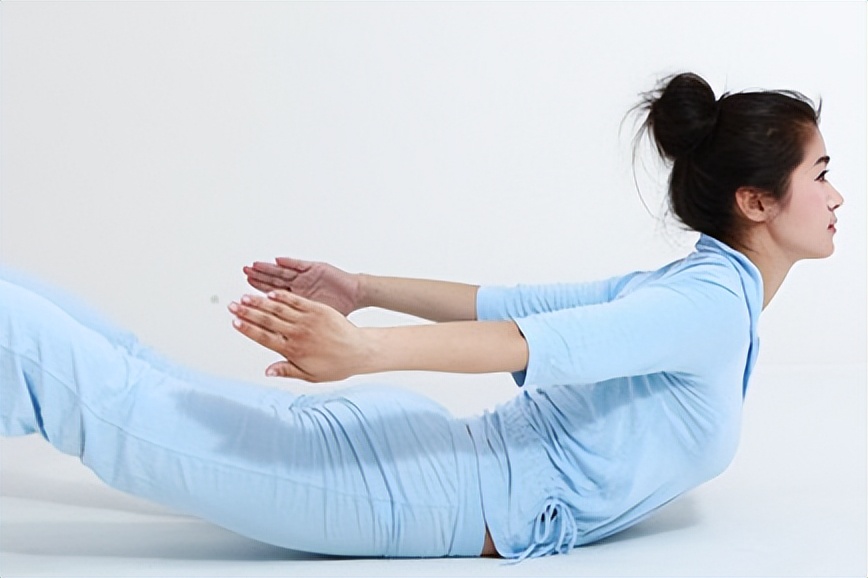 腰椎间盘突出的典型6大症状,6种预防办法,一套简单腰背肌锻炼操