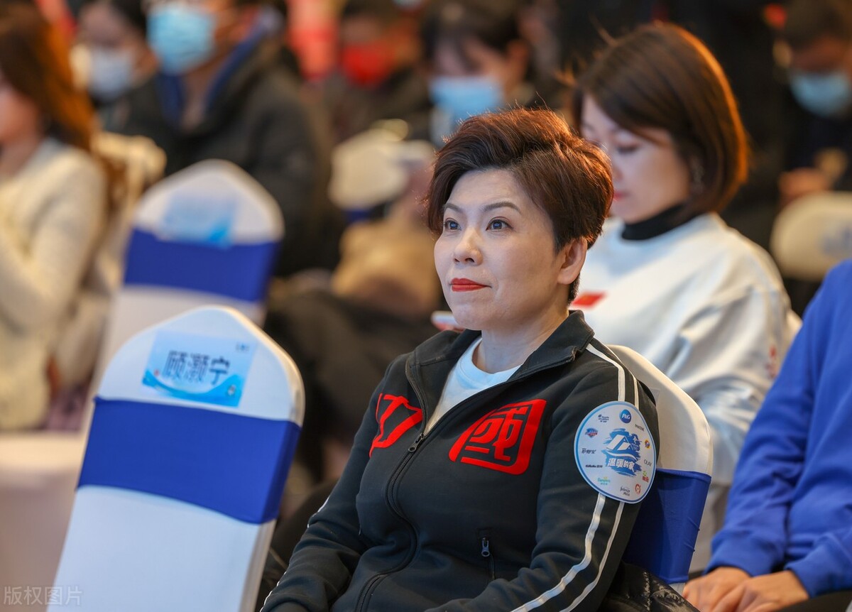 在國乒陳夢地位不如孫穎莎（陳夢憾負孫穎莎丟冠，鄧亞萍曾給出中肯點評，張怡寧早已有言在先）