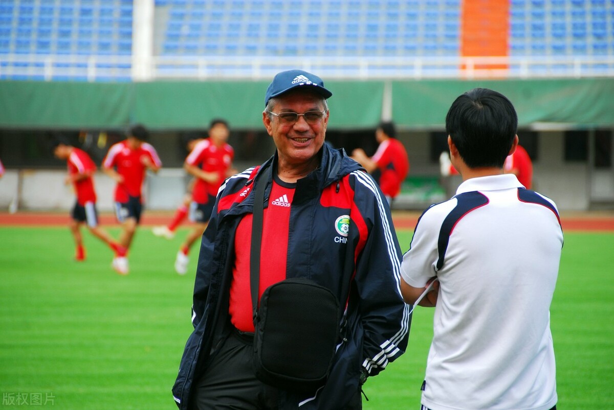 2008北京奧運會男足賽程（中國男足沖擊世界杯20年回顧第二集：一場鬧劇 一地雞毛）