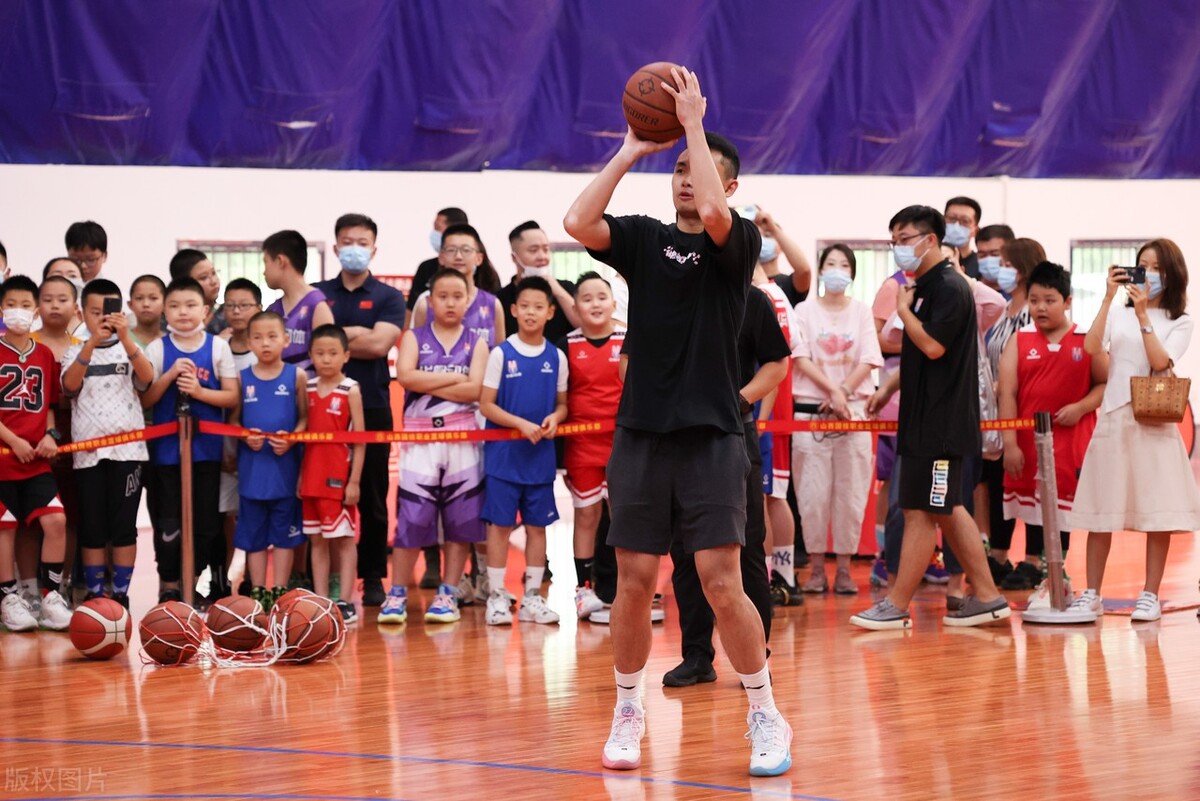 为什么cba学不了nba（真相大白，不是CBA不想学习NBA，而是这2点根本学不来）