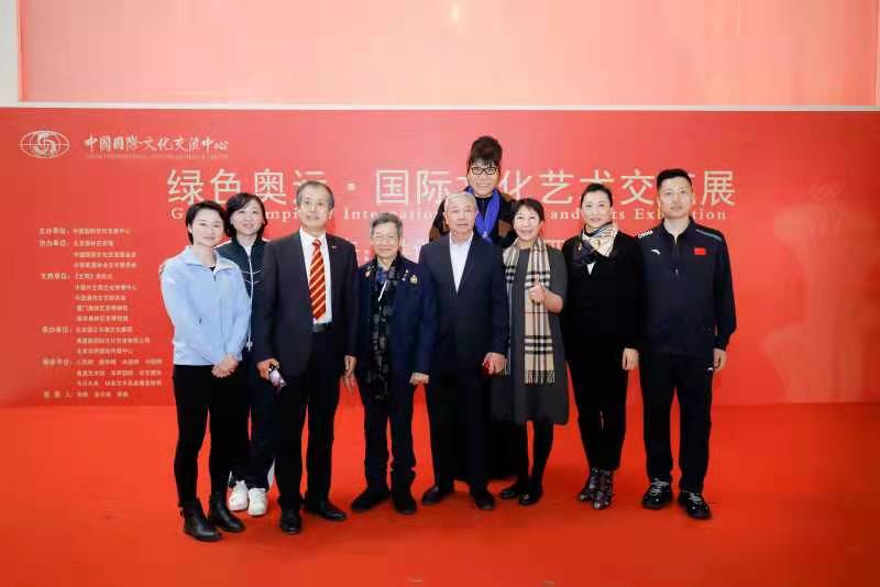 东盟国际公共关系主席黄海刚在京拜会著名画家黄建南