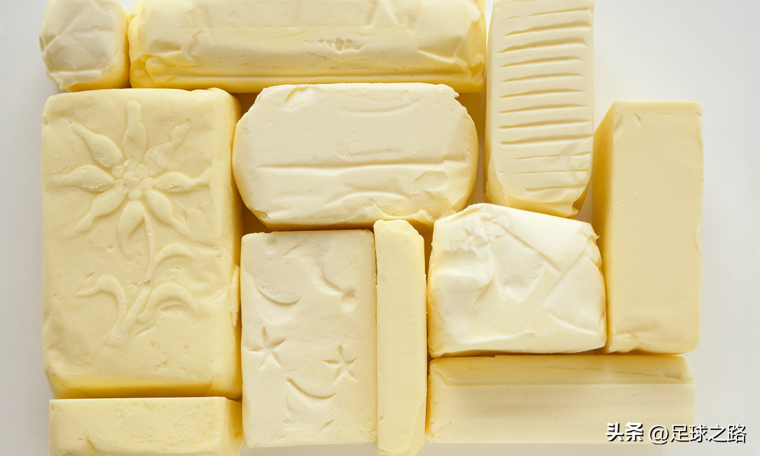 职业足球训练日常（在训练日精英足球运动员吃什么？）