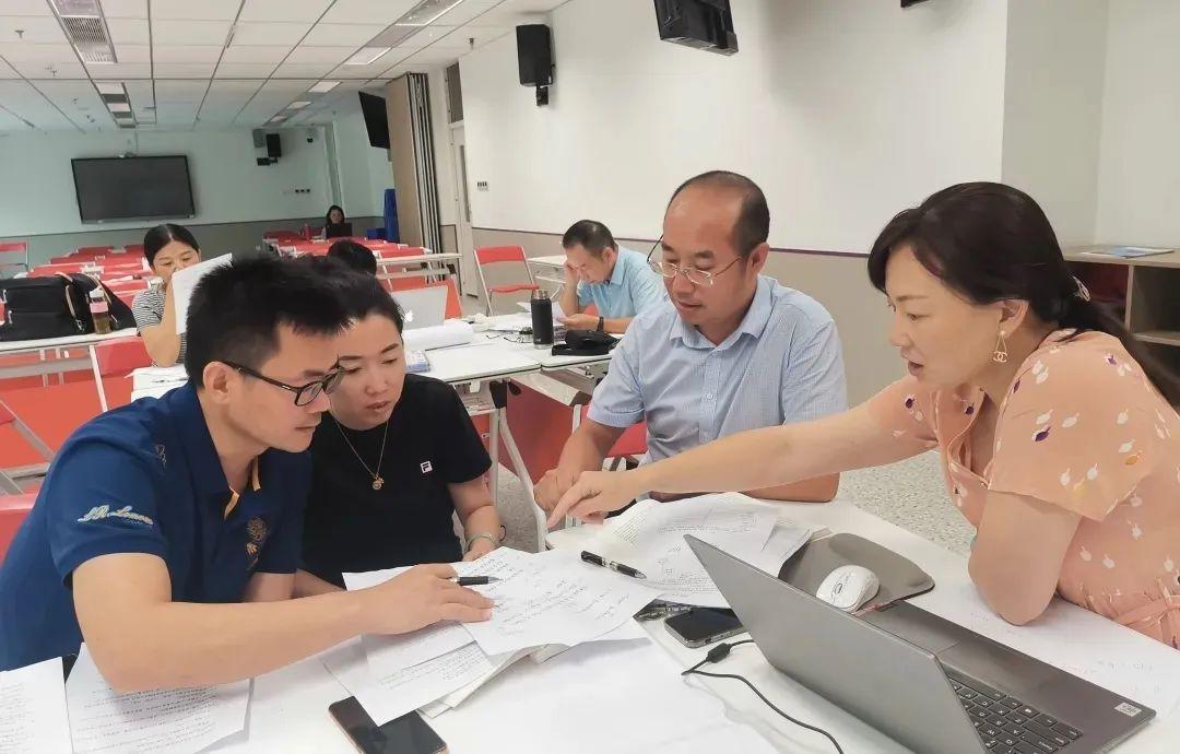 深圳市紅山中學(xué):創(chuàng)造璀璨新星 筑夢(mèng)希望未來(圖17) 深圳市紅山中學(xué):創(chuàng)造璀璨新星 筑夢(mèng)希望未來(圖17)