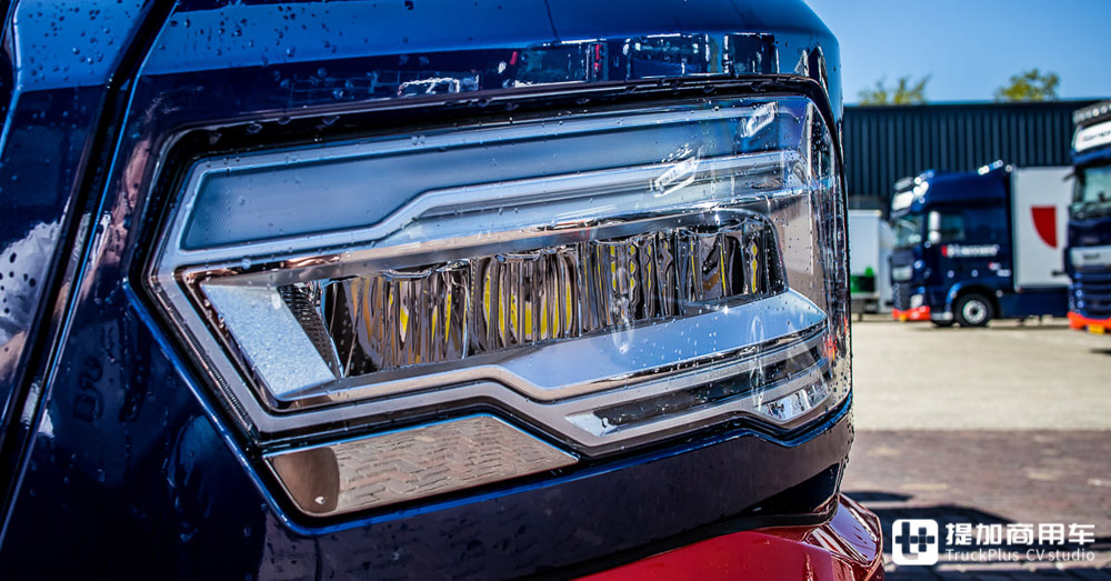 达夫XG 真会整活（就没见过这么帅气的随车吊，还是牵引车底盘，达夫XG+真会整活）