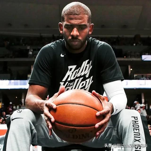 保罗为什么不参加nba(保罗，跌落神坛的控卫之神，既然已经老去，为何还要坚持？)