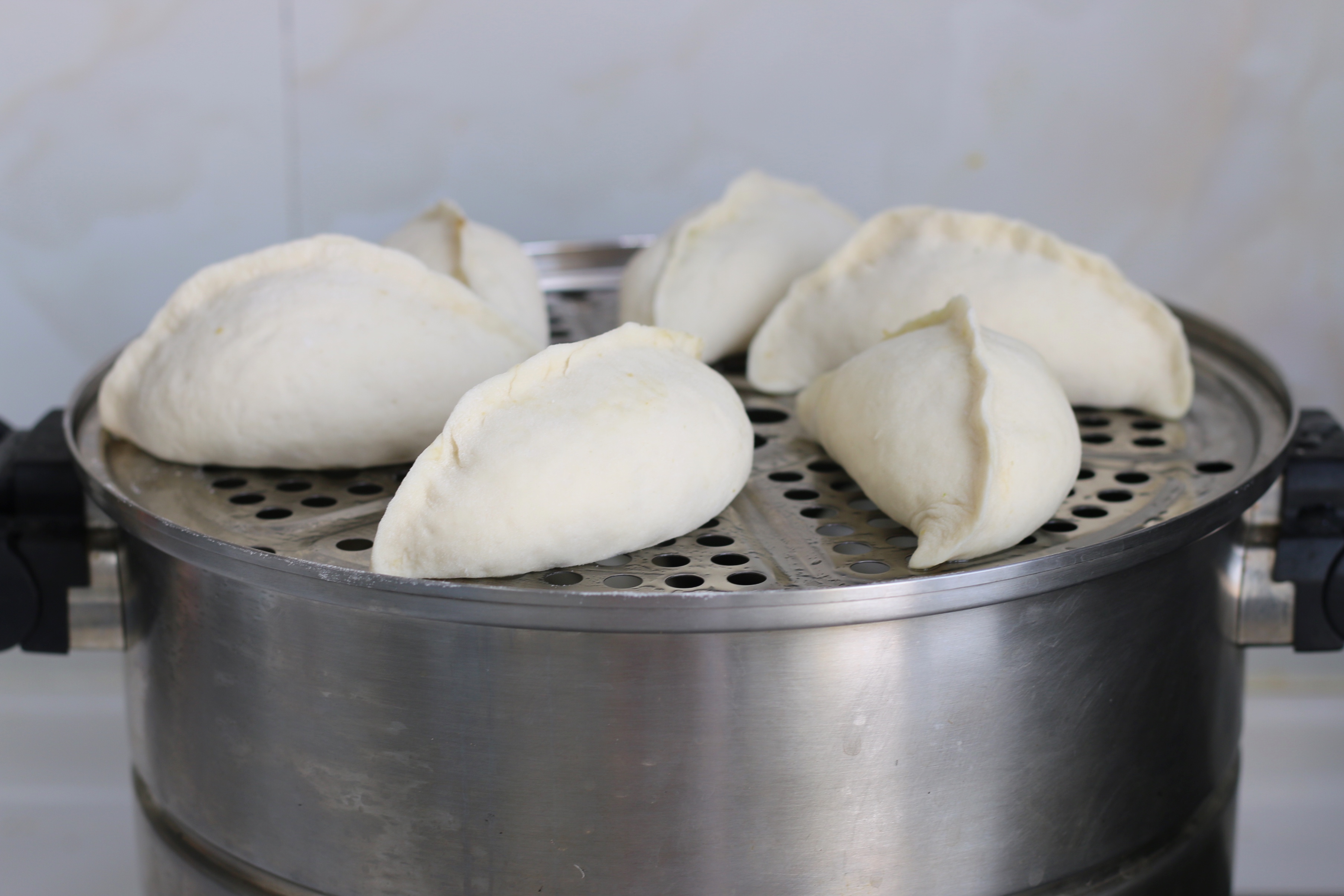 蒸韭菜包子，记住8分钟，韭菜碧绿不变色，包子好看又好吃