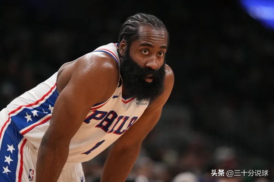 NBa巨星突然出现粉丝惊喜(NBA揭幕战：战犯恩比德，哈登梦回火箭，格林球场追星)