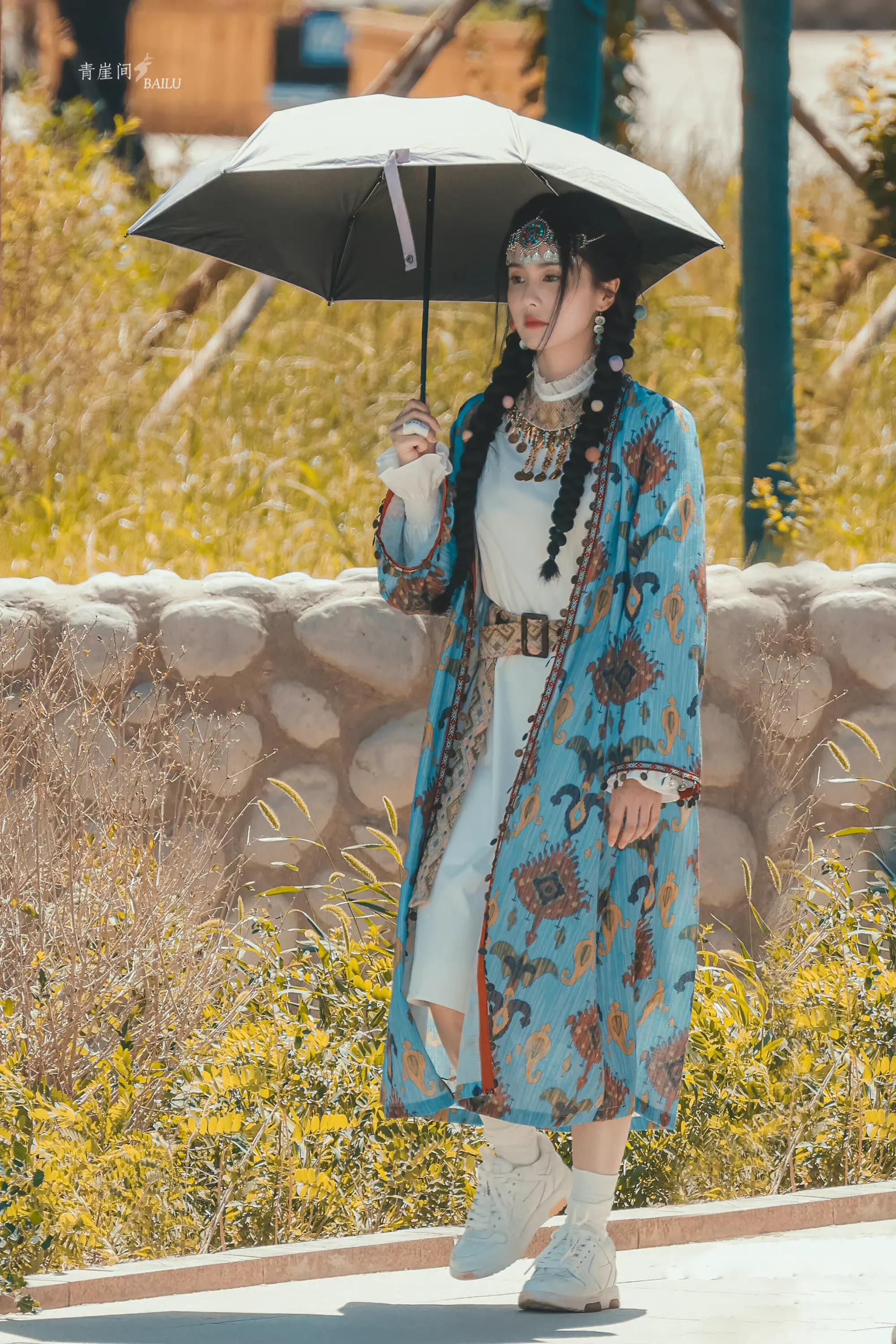 《奔跑吧》直播截图中的白鹿以及跑男新疆收官路透哦