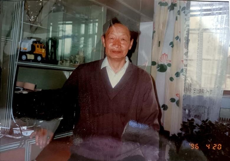我家的“人世间”故事丨父亲的衣物（李小莹）