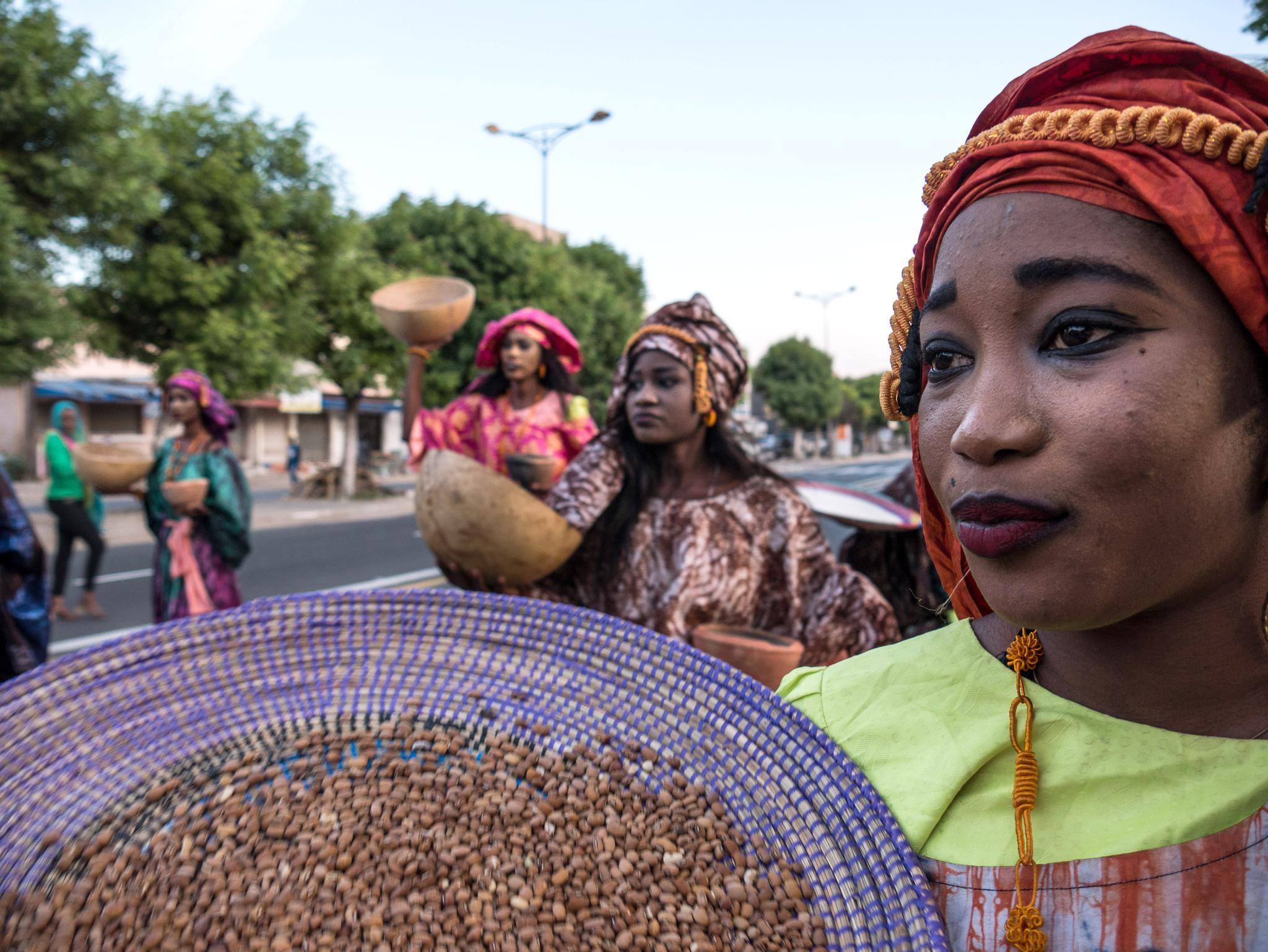 塞内加尔,位于西非最西端,与毛里塔尼亚,马里接壤.