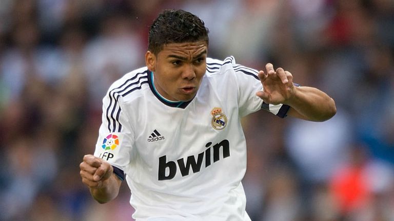 典礼中场的由来（典礼中场-中场位置的完美模板，巨舰起航的关键助力）