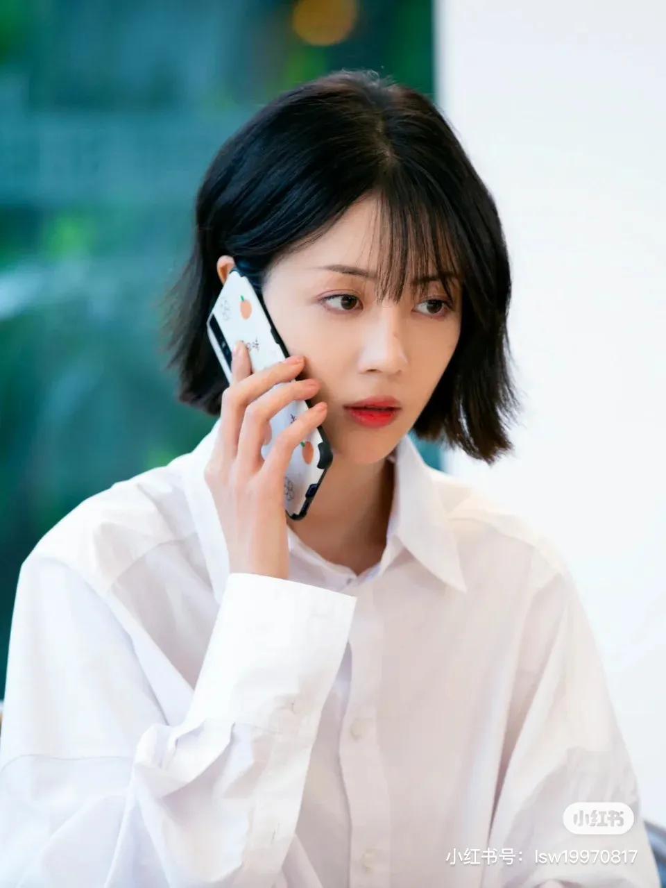 你的邻居长不大李溪芮穿搭