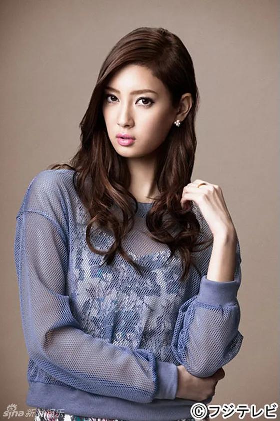 日本女星,菜菜绪|时尚写真图集