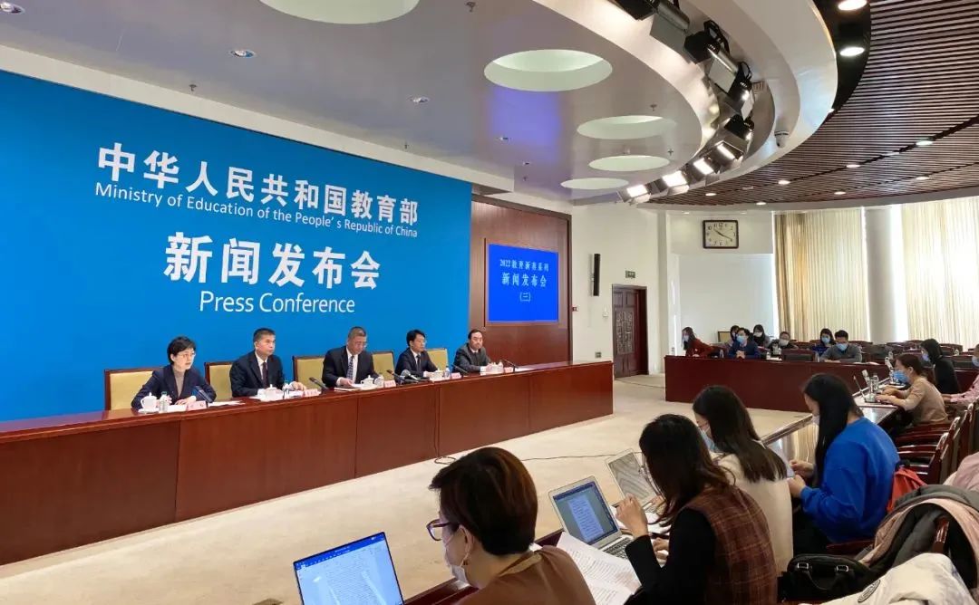 读职校学技术，升学就业两不误，职业教育有学头、有盼头、有奔头