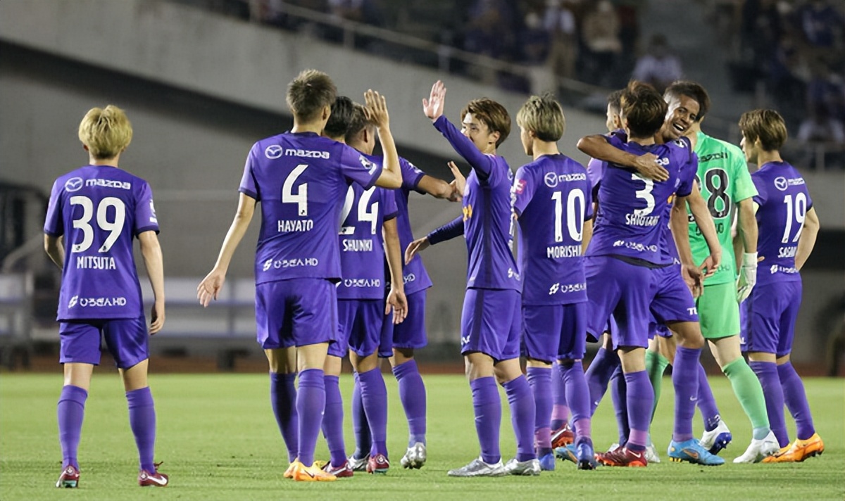 广岛三箭对横滨水手比赛球员状况(广岛三箭VS横滨FC 广岛三箭新人成长迅速 横滨FC兵强马壮剑指升班)