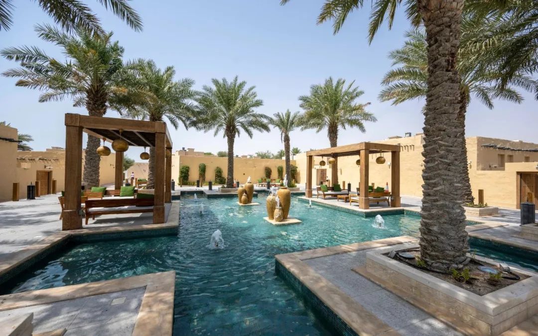 世界杯足球为什么贵（史上最奢侈世界杯？卡塔尔食宿，英格兰太太团都嫌贵）