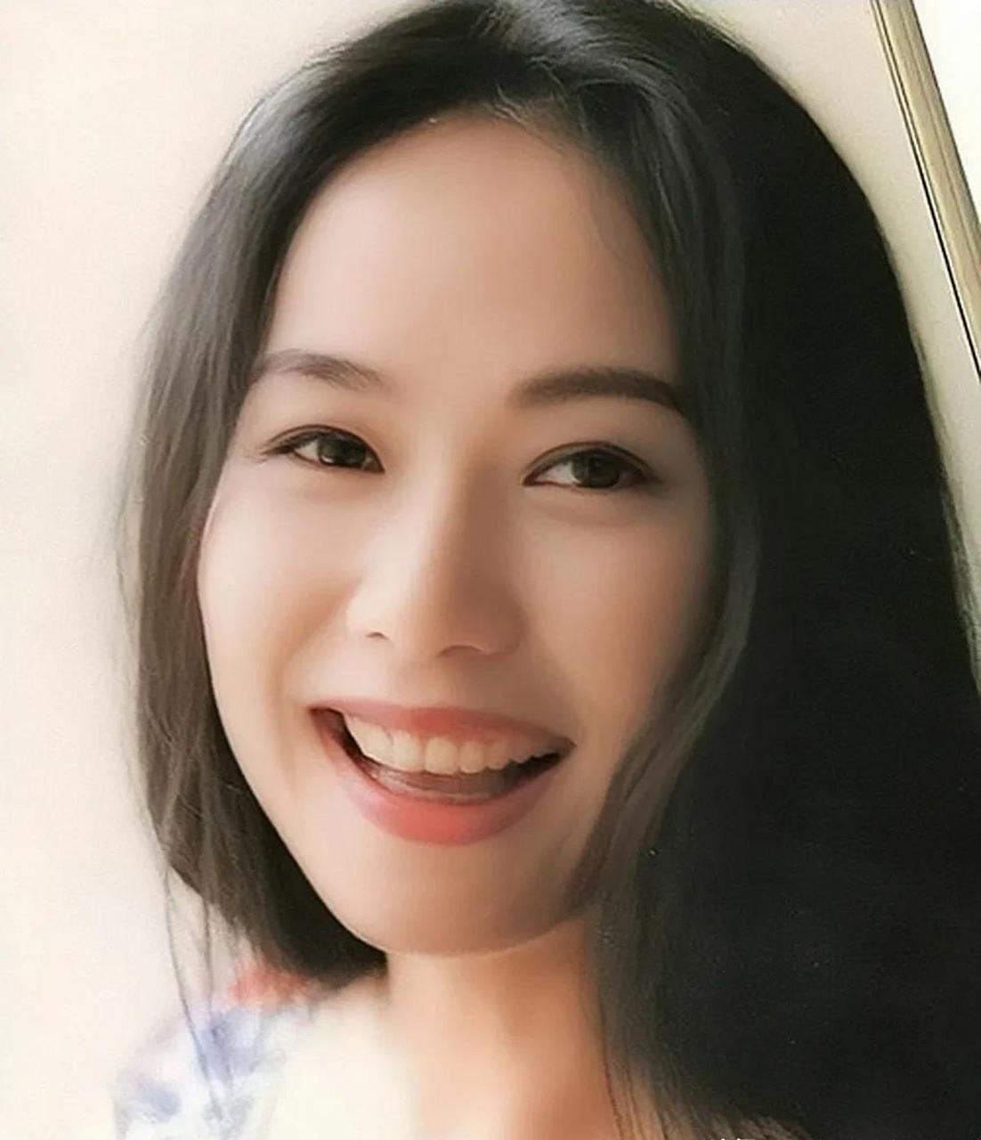 8位"叫不上名"的香港女配角,年轻时都是一眼万年,一见误终身