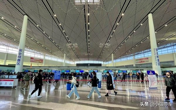 天津滨海机场停车费车费一天多少钱，天津滨海机场省钱停车攻略