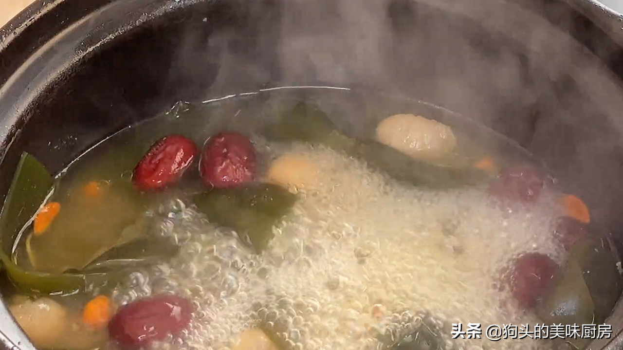 排骨这样做真的好吃，不仅有肉吃还有汤喝，肉汤鲜美，非常实用