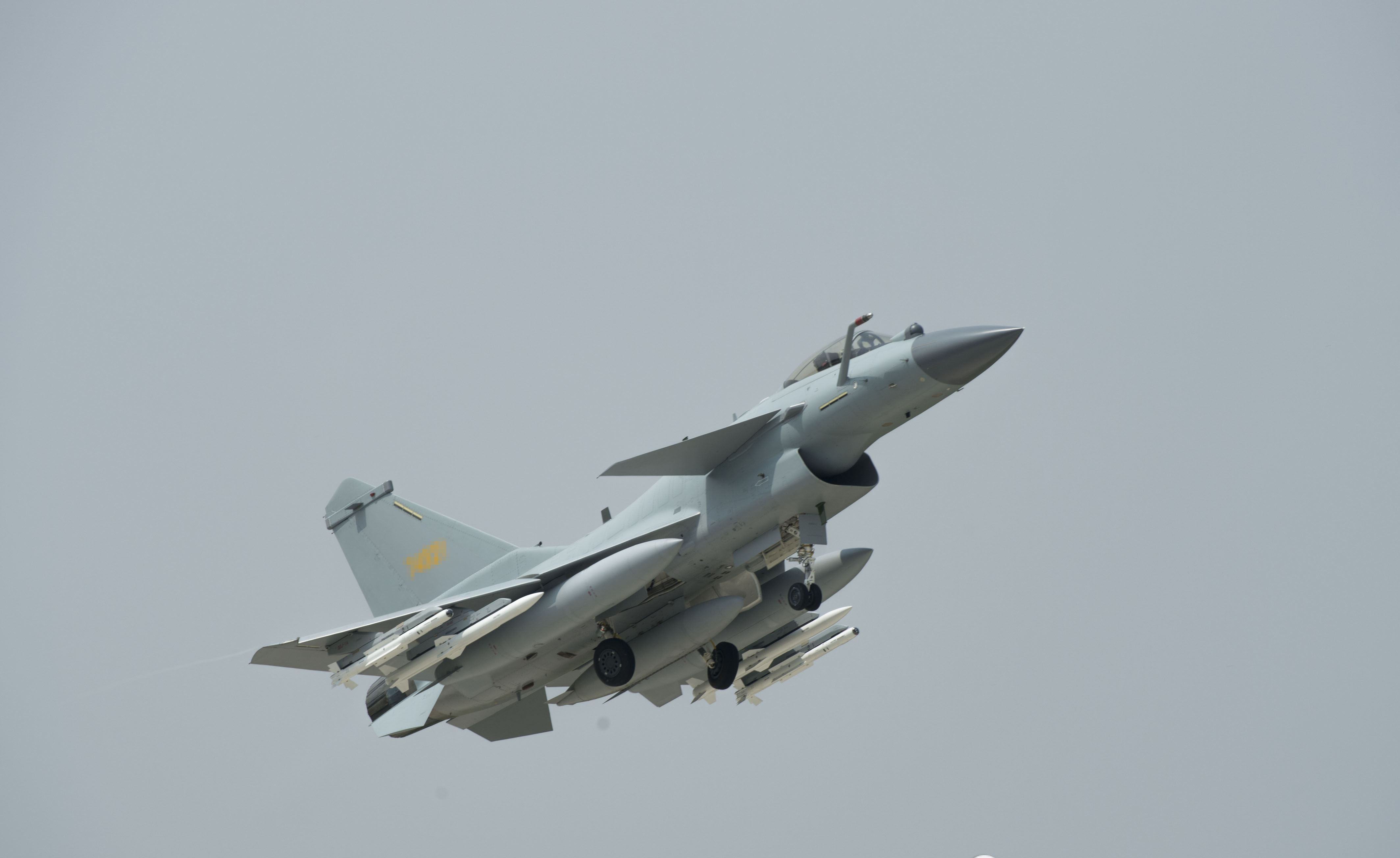 ˫���������������ճ̣������������һ�����ɷɳ�Ʒ���׸������