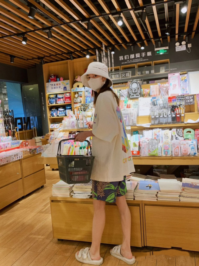 钟楚曦：中性风、法式风、港风，你想要的我都有