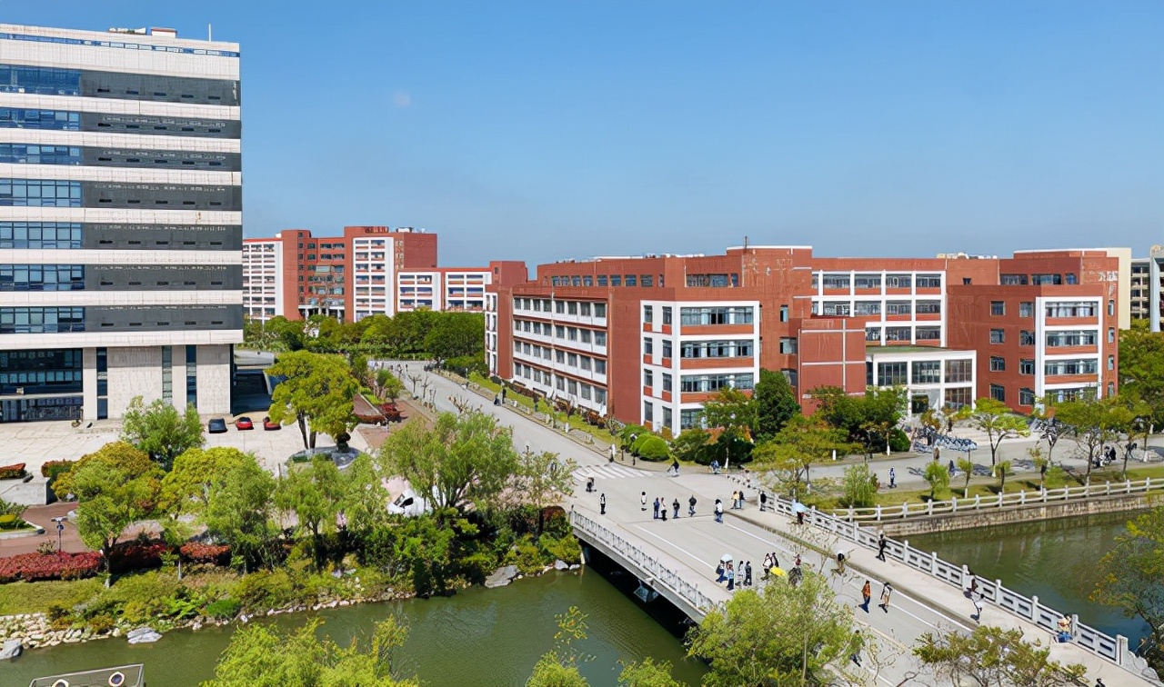 华东理工大学VS南京理工大学，两校哪个好？报考价值更高？