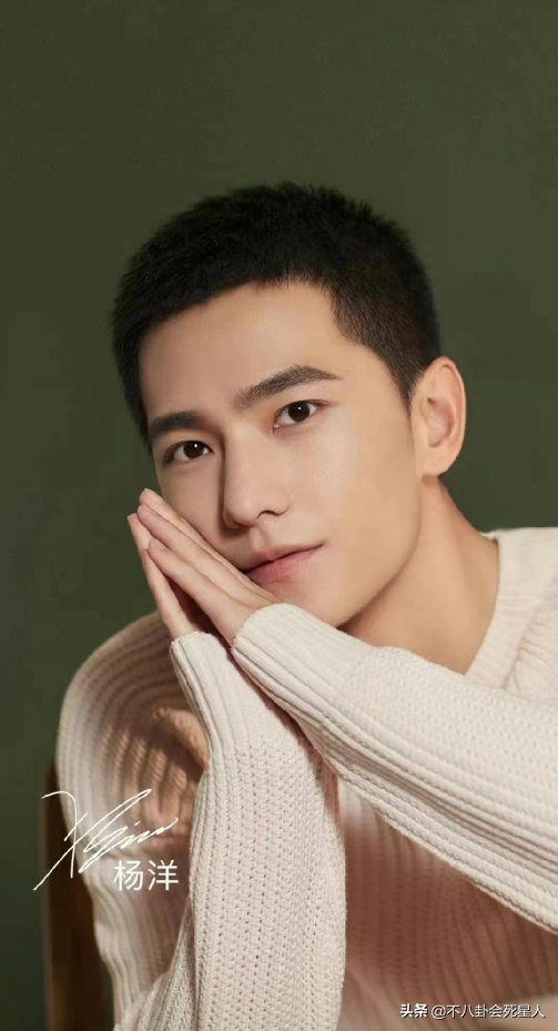 单看脸惊艳帅气，一看全身就秒垮掉，这些男星被身高害惨了