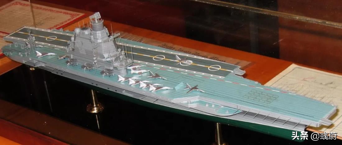 �����ź�ĸ�����ƽ��к˺�ĸ���еİ����������飬Ϊɶ�����̴ѣ�