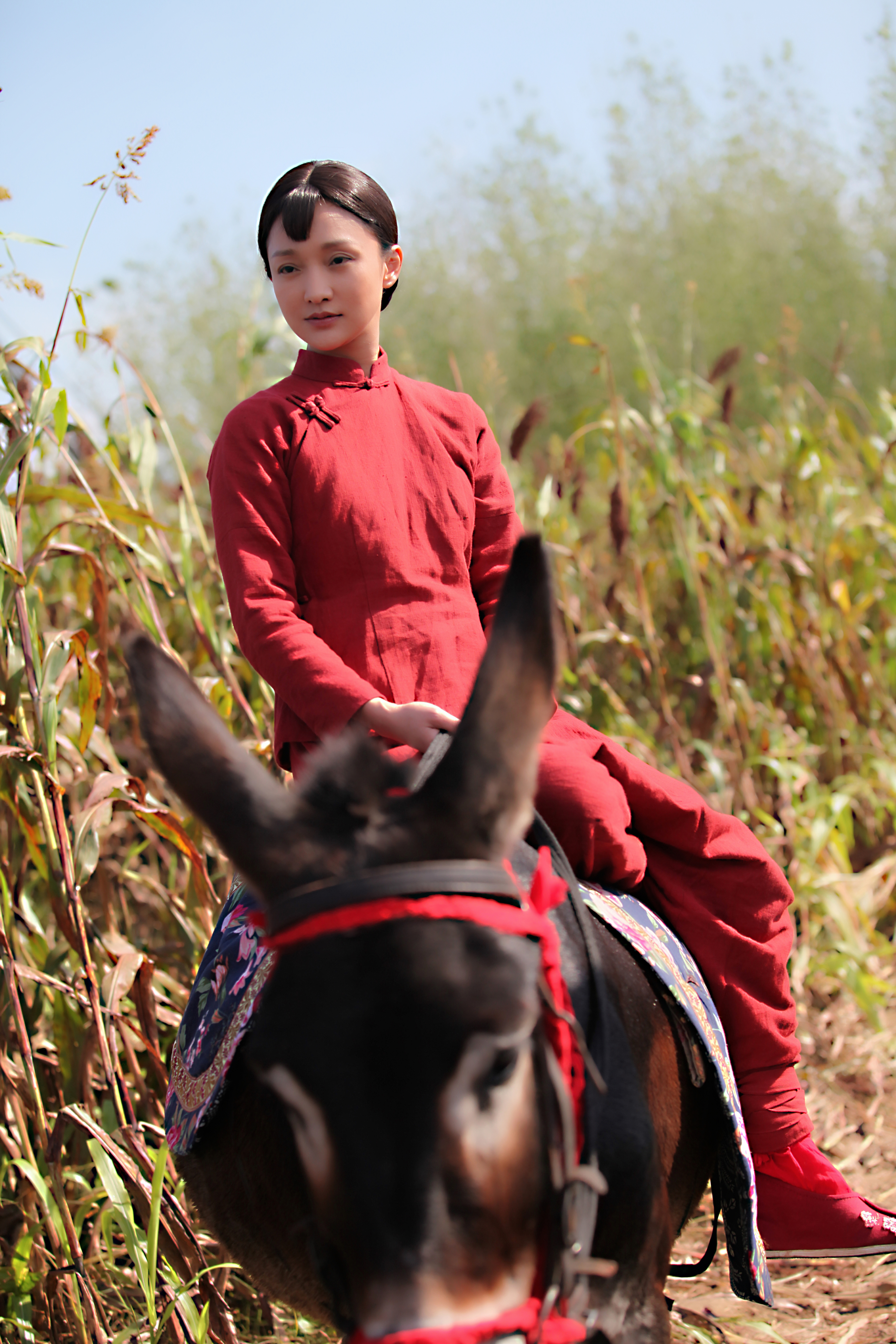 《红高粱》九儿:与余占鳌进高粱地,比妖娆放荡的田小娥更奔放