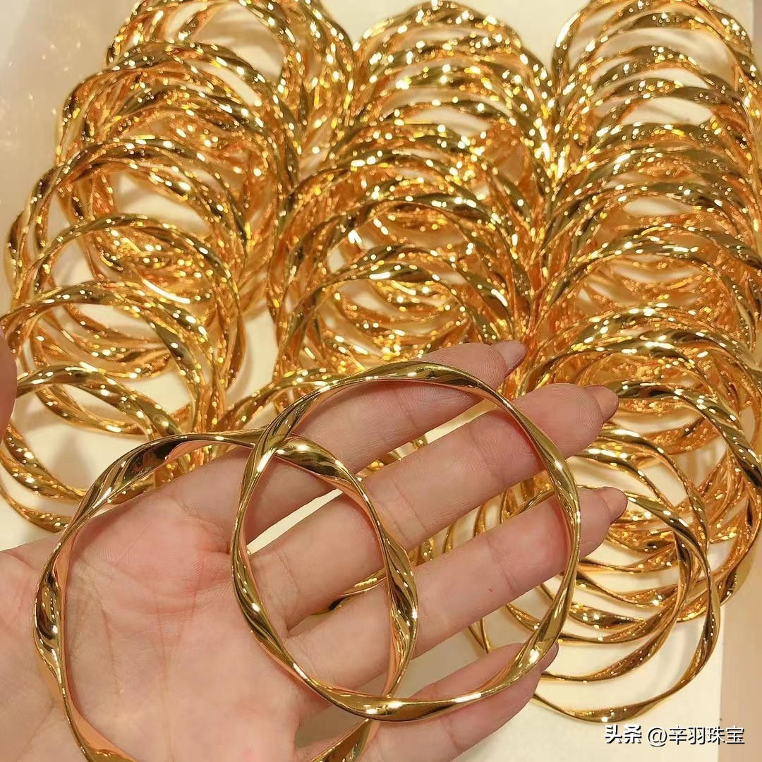 黄金首饰零售价496一克,买黄金需要注意什么?才不会买贵被坑