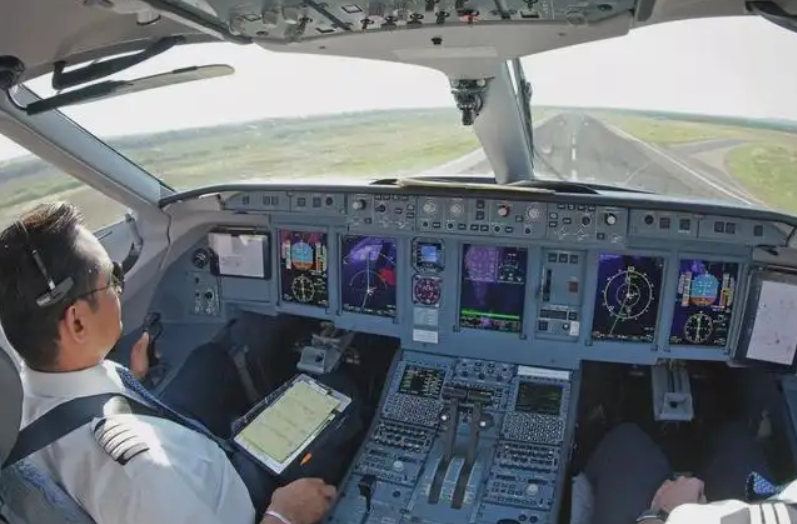 28年前，西安6.6特大空难纪实：维修人员插错2个插口，160人全部遇难…