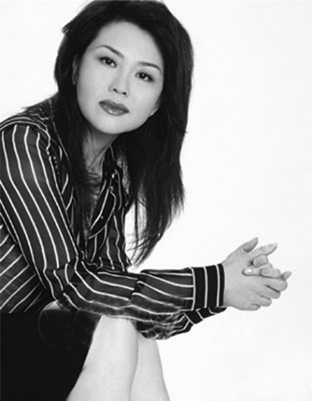 "央视名嘴"方静:深陷"间谍门"被迫从央视隐退,44岁病逝台湾