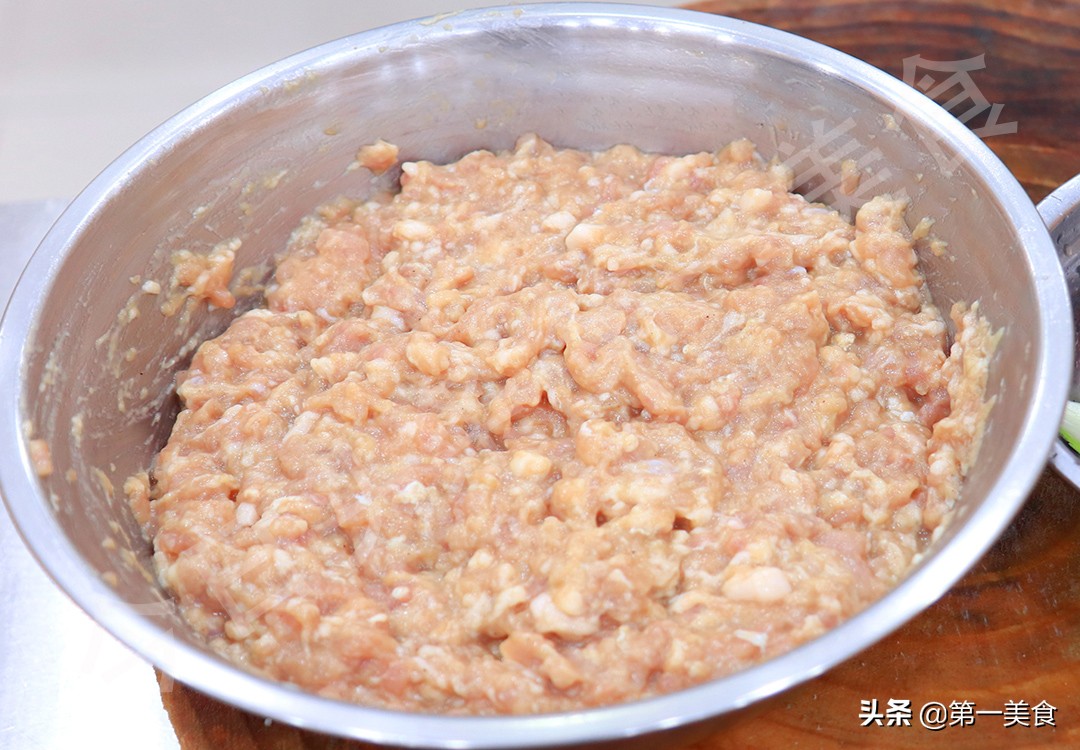 家庭豬肉丸子的做法,家庭豬肉丸子的做法,簡單又好吃