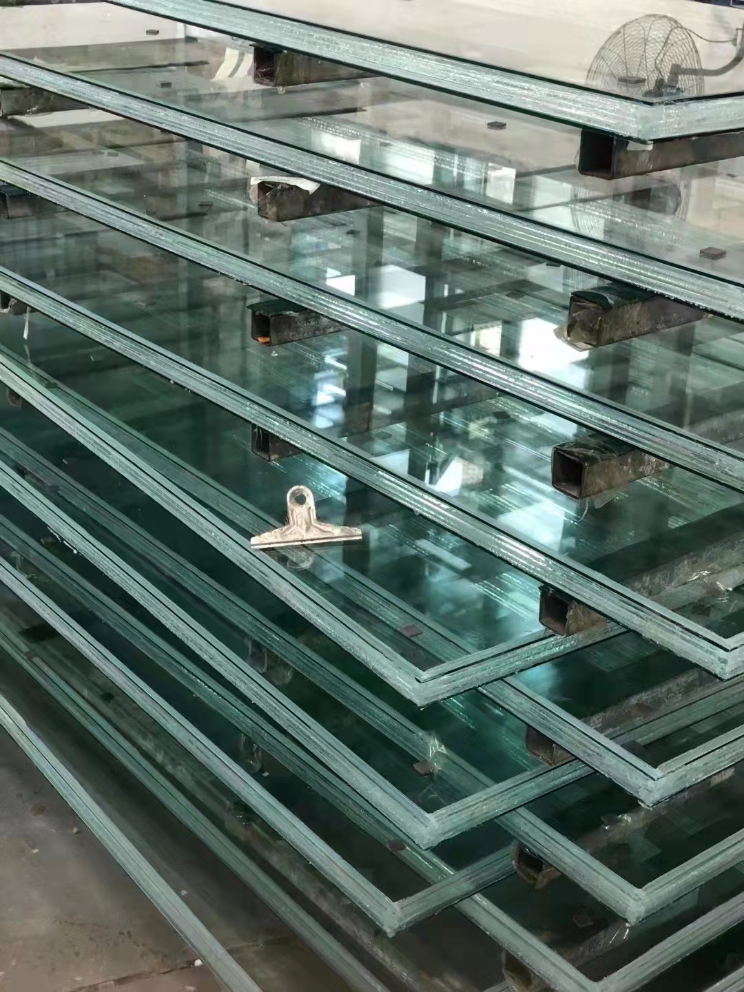 复合防火玻璃「防火玻璃和钢化玻璃的区别」