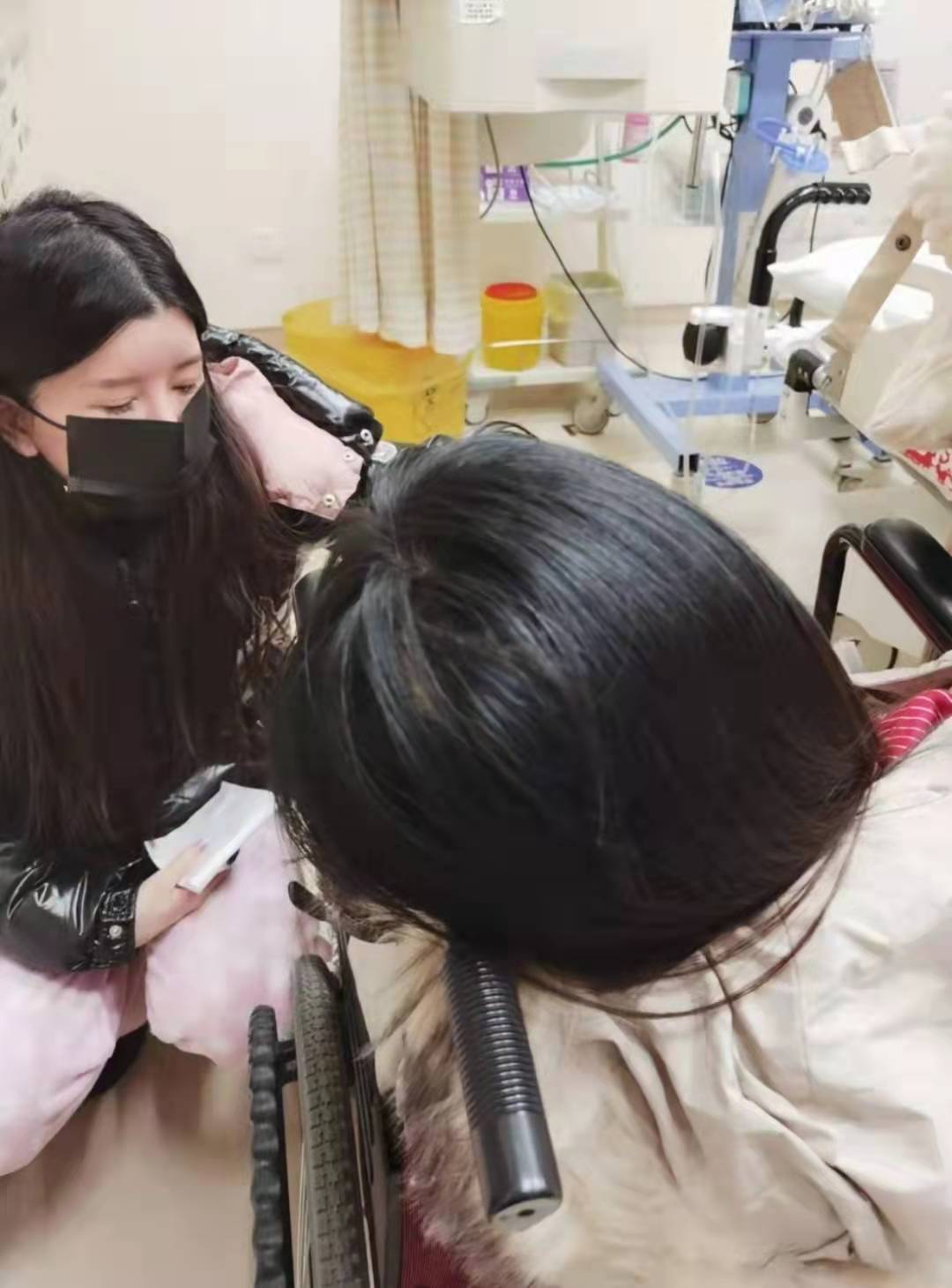 Yumi被曝吞药轻生，在医院洗胃抢救，爆料者怒斥王力宏不公布真相