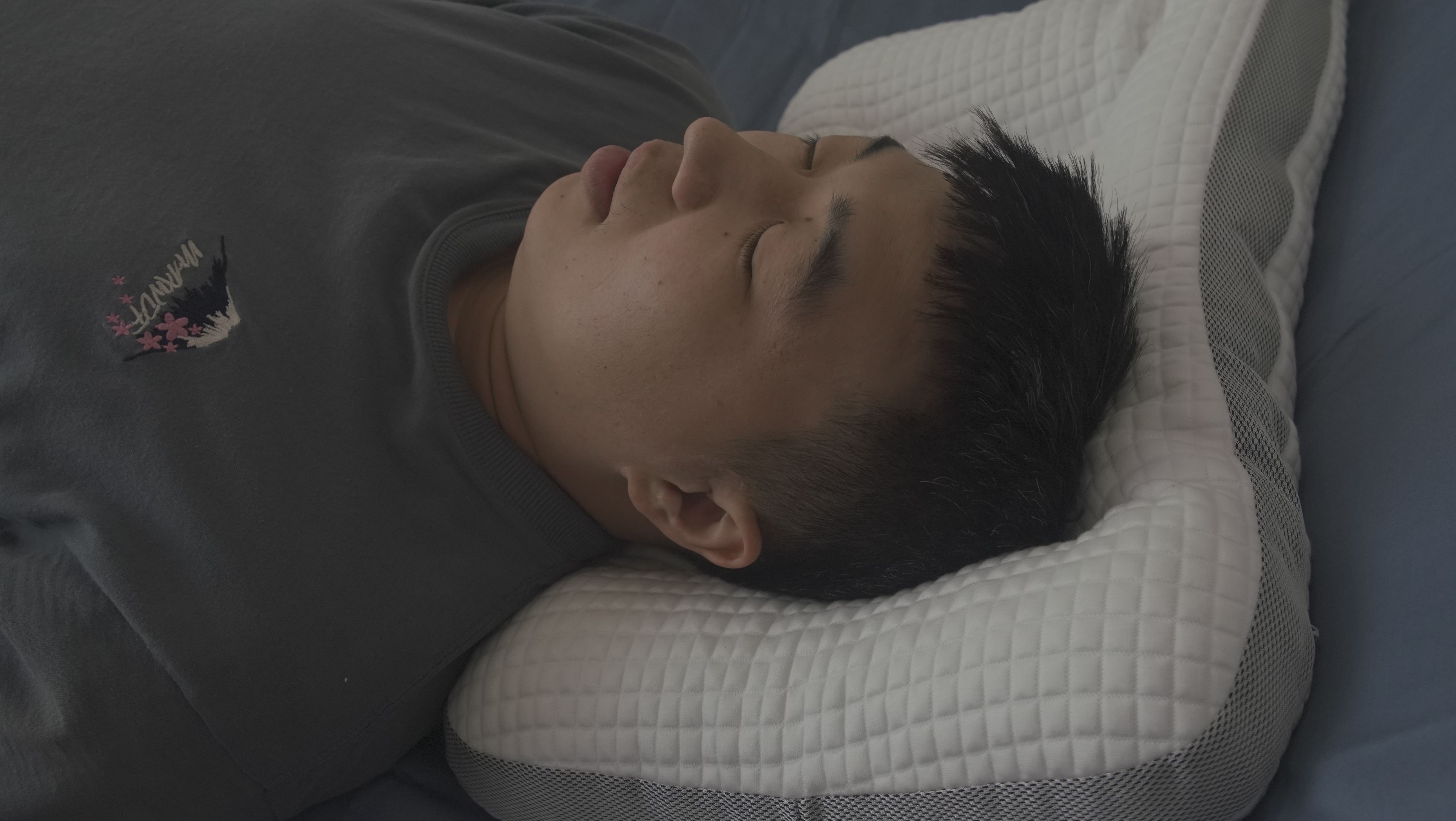 睡觉就可以缓解颈椎疼痛的—愉悦之家可调可洗软管枕