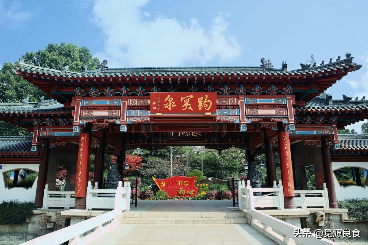 很多人對(duì)山東有誤解，認(rèn)為只吃煎餅卷大蔥？看看真正的魯菜有哪些