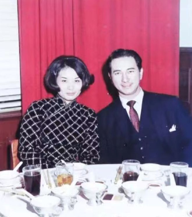 赌王二太去世，三四房子女忙露营庆生，何超仪曾讽刺其母小三小四