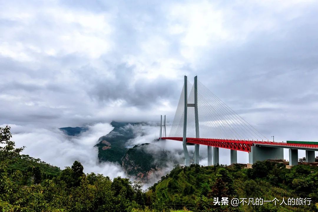 它是中国唯一凉都，空调都是摆设，超过30度有警报