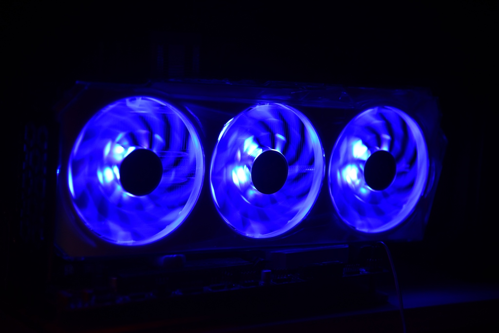 技嘉Z690小雕PRO好板，固态4片，内存6000MHz，12600K实战测试