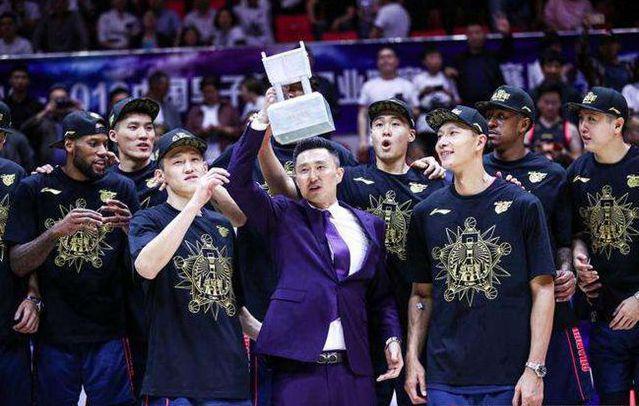 广东宏远总共拿了多少次总冠军（广东队拿下11个总冠军！是什么造就了他们？朱芳雨如此解答）