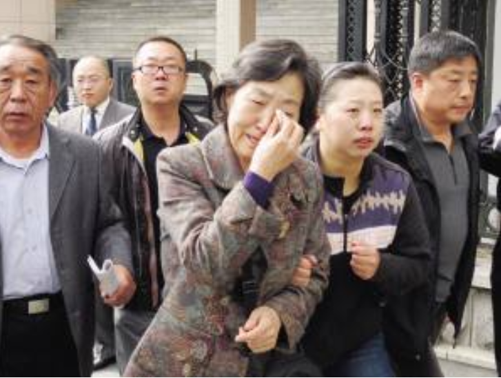 2011年，大连交警被人当街打死，打人者却极其嚣张：我爸爸是大官