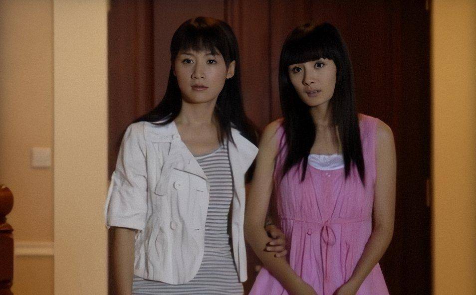 但如果提到她出演的作品,《女人不哭》《笑着活下去》《我是一棵小草