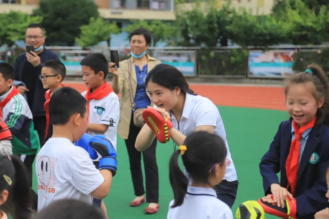 “我和南小零距离”一一记2022春南湖小学幼小衔接主题活动