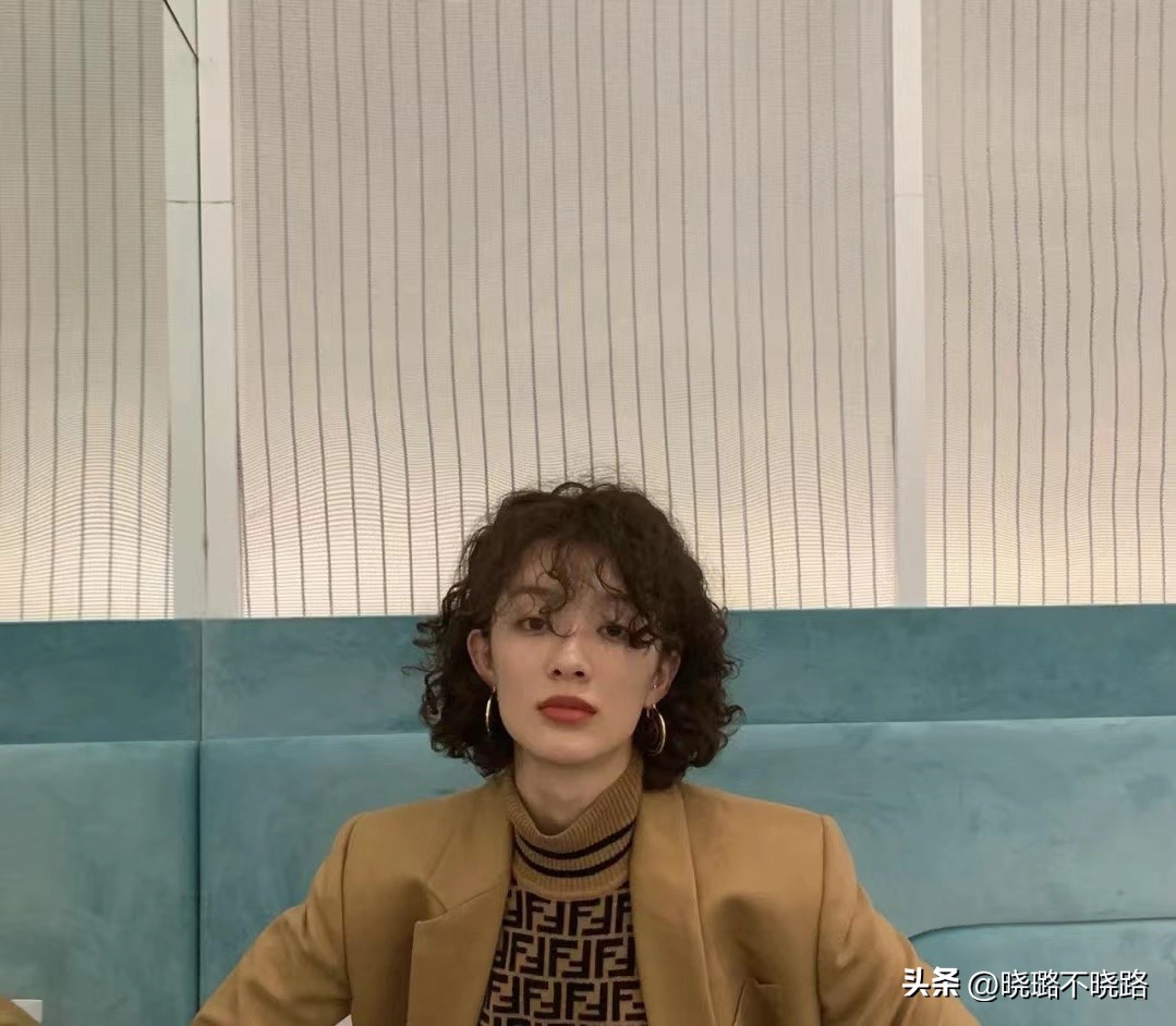 胖臉適合什么發型（方、圓臉的女生，放棄你的長發吧！試試這3種短發，洋氣還顯臉小）